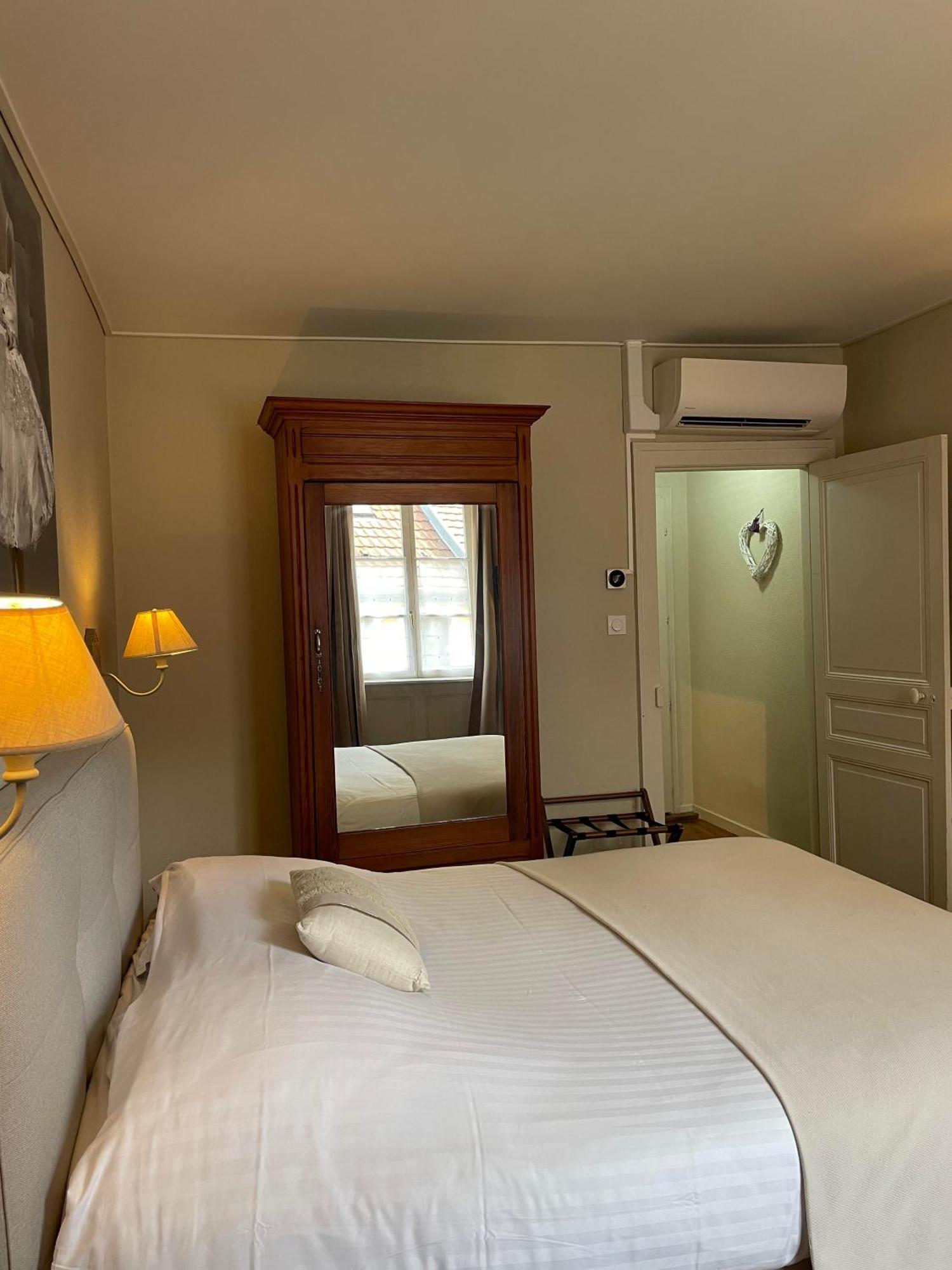 The Originals Boutique, Hotel De La Balance, Montbeliard Luaran gambar